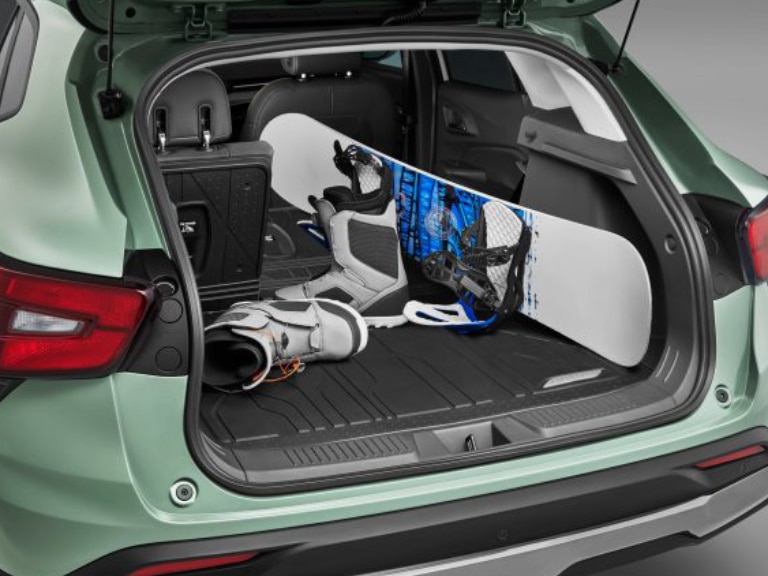 Integrated Cargo Liner in Black with Chevrolet Script/